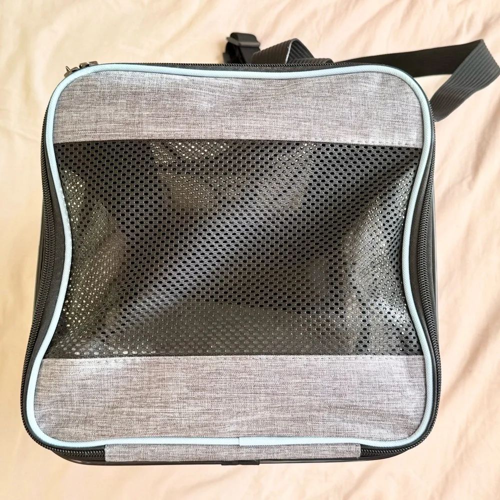 Veeoa | Cat Travel Carrier | Airplane Approved